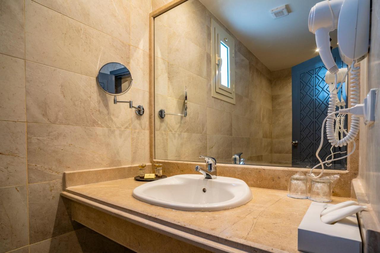 Superior Double or Twin Room with Sea View,1392591677:JPEG